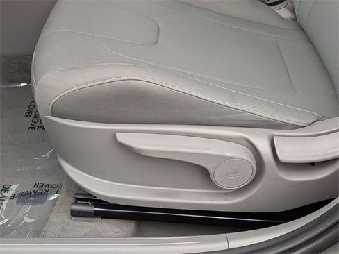 Used 2025 Hyundai Elantra Sport image 12