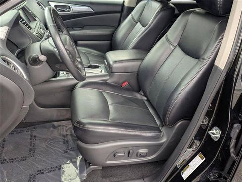 Used 2020 Nissan Pathfinder SL FWD image 16