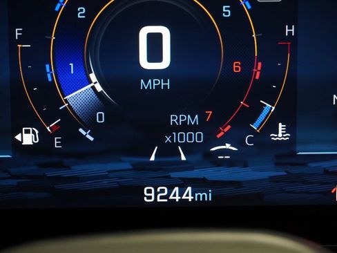 Used 2025 Chevrolet Tahoe LS image 4