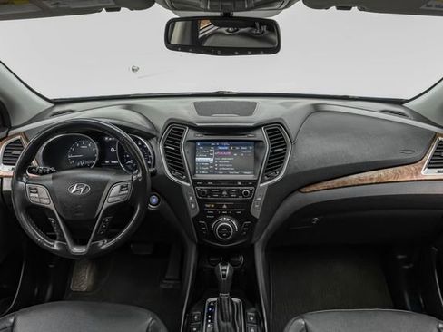 Used 2018 Hyundai Santa Fe Sport image 18