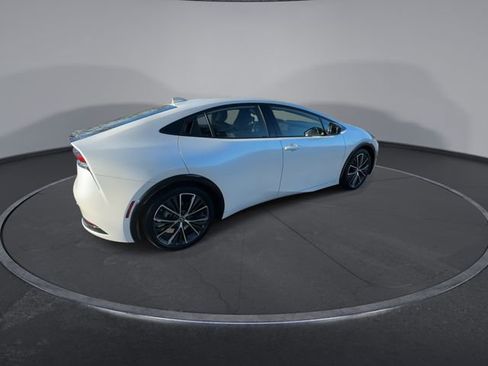 Used 2025 Toyota Prius XLE image 16