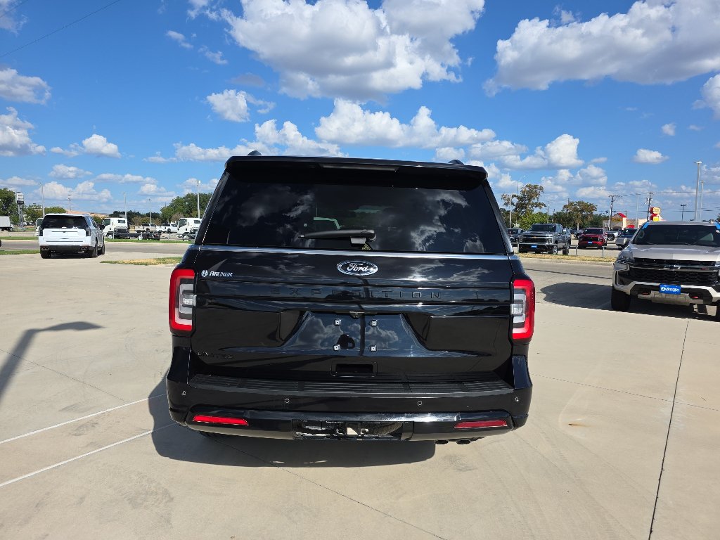 Used 2023 Ford Expedition Limited AWD/4WD image 17