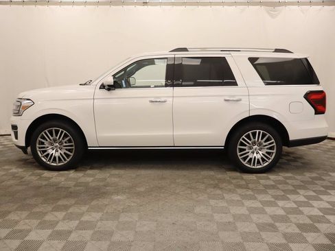 Used 2022 Ford Expedition Limited AWD/4WD image 2