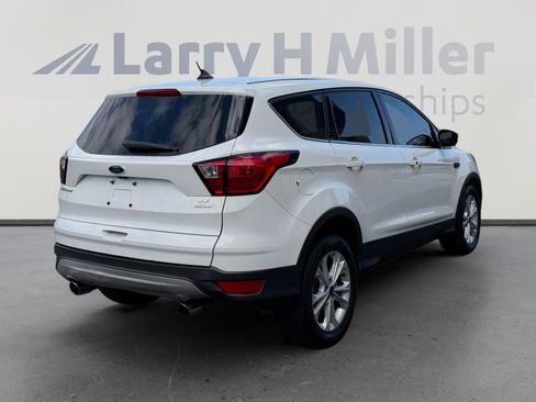 Used 2019 Ford Escape SE image 5