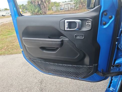 Used 2021 Jeep Gladiator Rubicon image 17