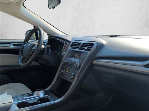 Used 2018 Ford Fusion S FWD image 28