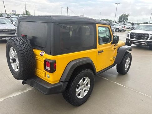 Used 2019 Jeep Wrangler Sport AWD/4WD image 3