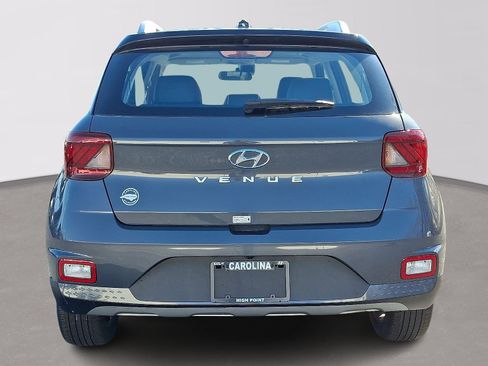 Certified 2024 Hyundai Venue Limited image 5