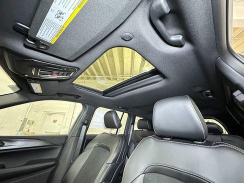 New 2025 Jeep Grand Cherokee Laredo image 21