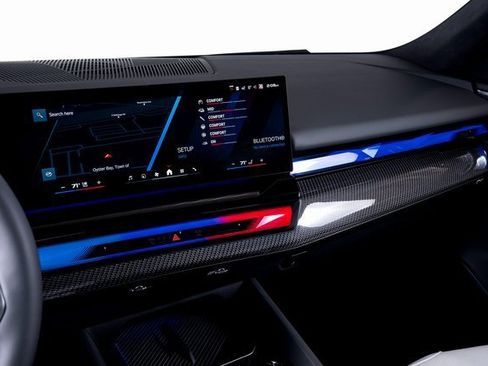 Used 2025 BMW M5 w/ Carbon Package image 32