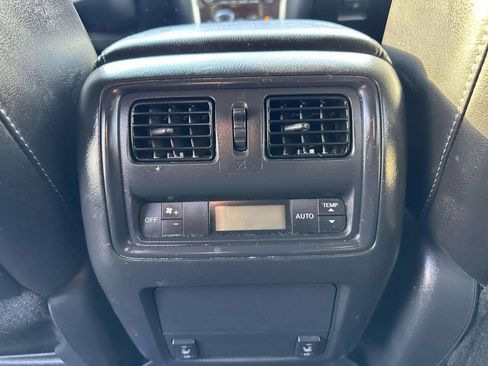 Used 2013 Nissan Pathfinder SL AWD/4WD image 38