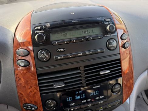 Used 2009 Toyota Sienna XLE FWD image 26