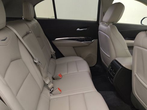 Used 2019 Cadillac XT4 Luxury FWD image 19