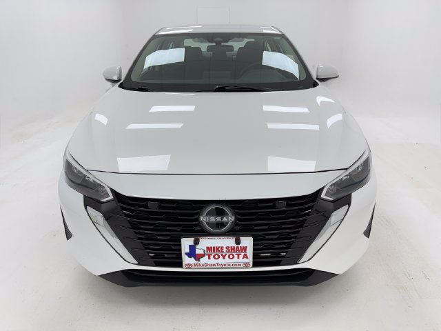 Used 2024 Nissan Sentra SV FWD image 3