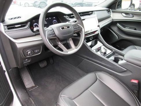 New 2026 Jeep Grand Cherokee Limited w/ Luxury Tech Group II image 13