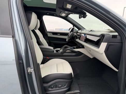 New 2026 Porsche Cayenne AWD/4WD image 15