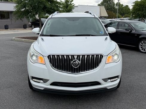 Used 2017 Buick Enclave Leather FWD image 2