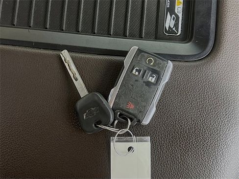 Used 2018 Chevrolet Silverado 1500 LTZ image 32