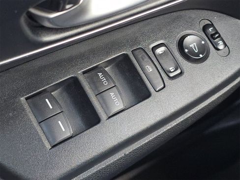 Used 2017 Honda CR-V Touring image 16