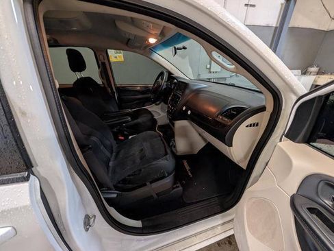 Used 2016 Dodge Grand Caravan SE w/ Quick Order Package 29E SE FWD image 28
