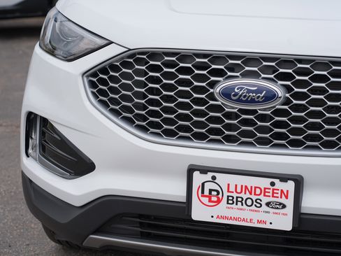 Used 2024 Ford Edge SEL w/ Convenience Package AWD/4WD image 9