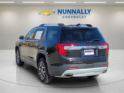 Certified 2023 GMC Acadia SLE w/ Driver Convenience Package image 3