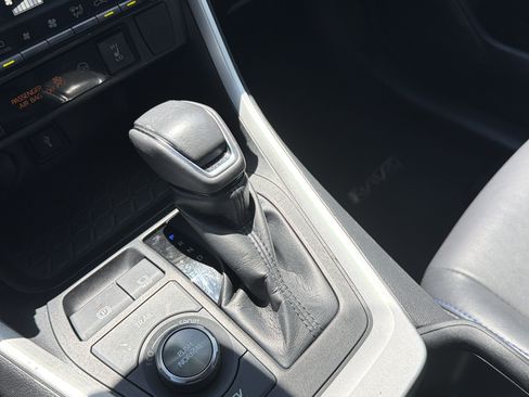 Used 2022 Toyota RAV4 XSE AWD/4WD image 26