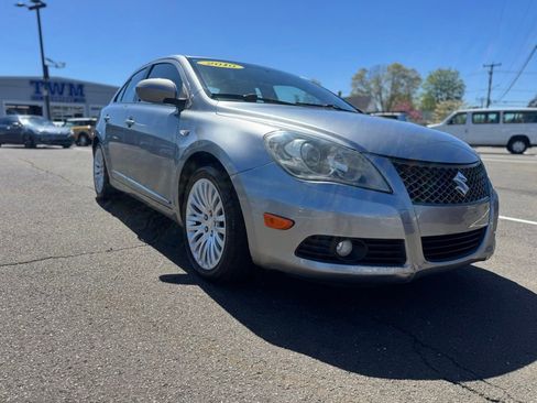 Used 2010 Suzuki Kizashi GTS FWD image 11