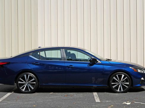 Used 2020 Nissan Altima 2.5 SR FWD image 46