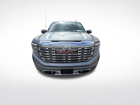 Used 2025 GMC Sierra 1500 Denali w/ Technology Package AWD/4WD image 9