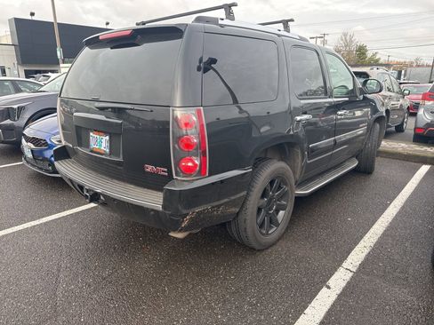 Used 2008 GMC Yukon Denali image 2