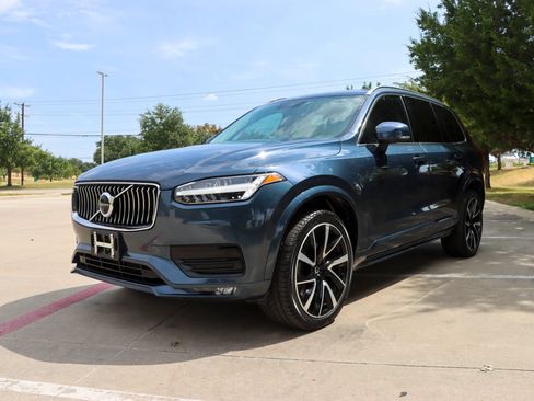 Used 2020 Volvo XC90 T6 Momentum AWD/4WD image 3