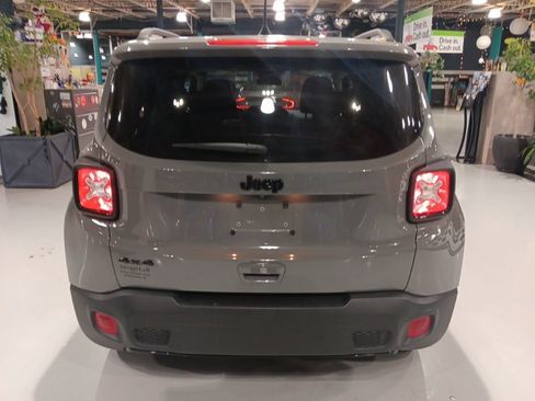 Used 2020 Jeep Renegade Altitude AWD/4WD image 13
