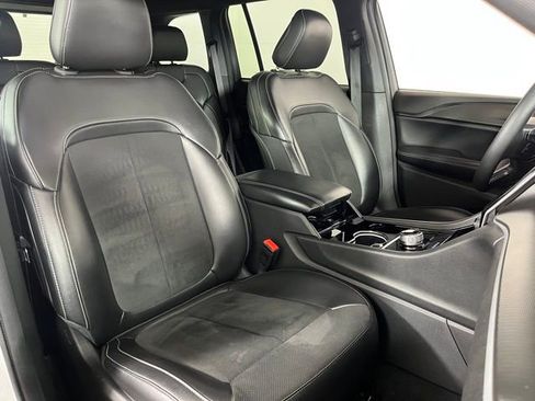 Used 2023 Jeep Grand Cherokee Altitude image 44