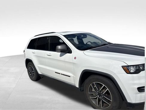 Used 2021 Jeep Grand Cherokee Trailhawk AWD/4WD image 2