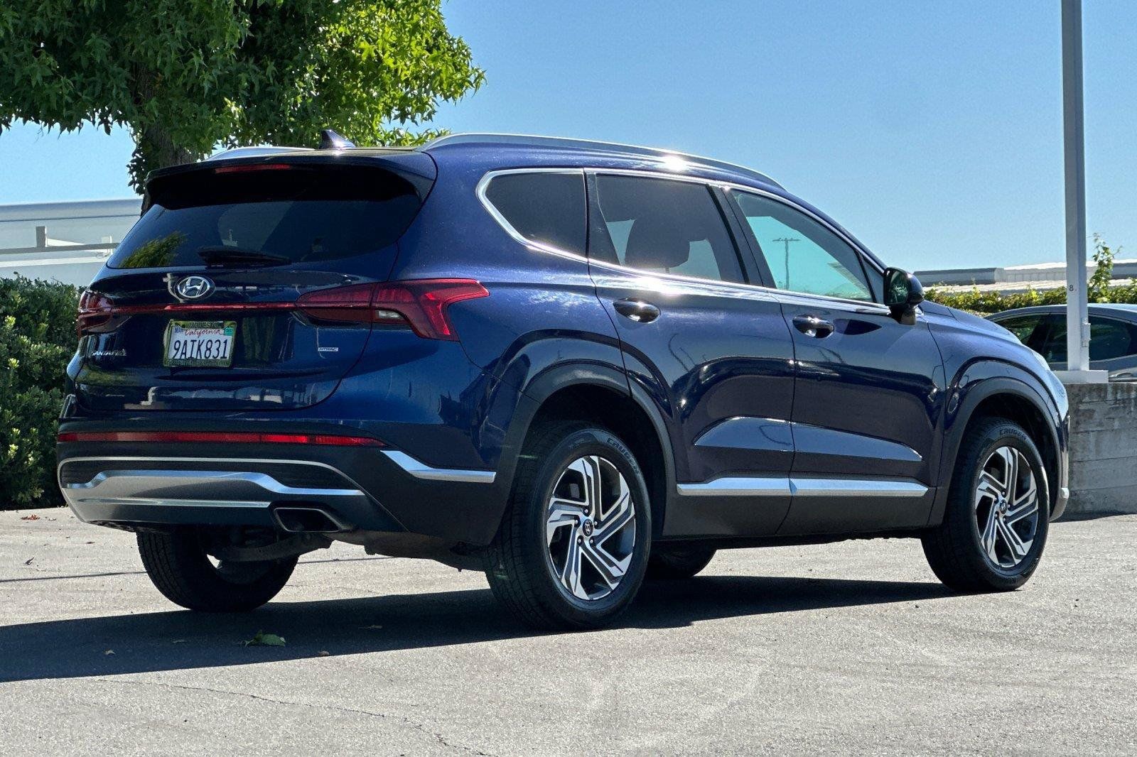 Used 2022 Hyundai Santa Fe SEL w/ Cargo Package AWD/4WD image 3