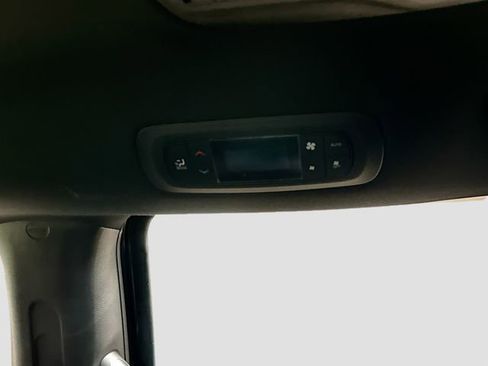 New 2026 Chrysler Pacifica Select image 24