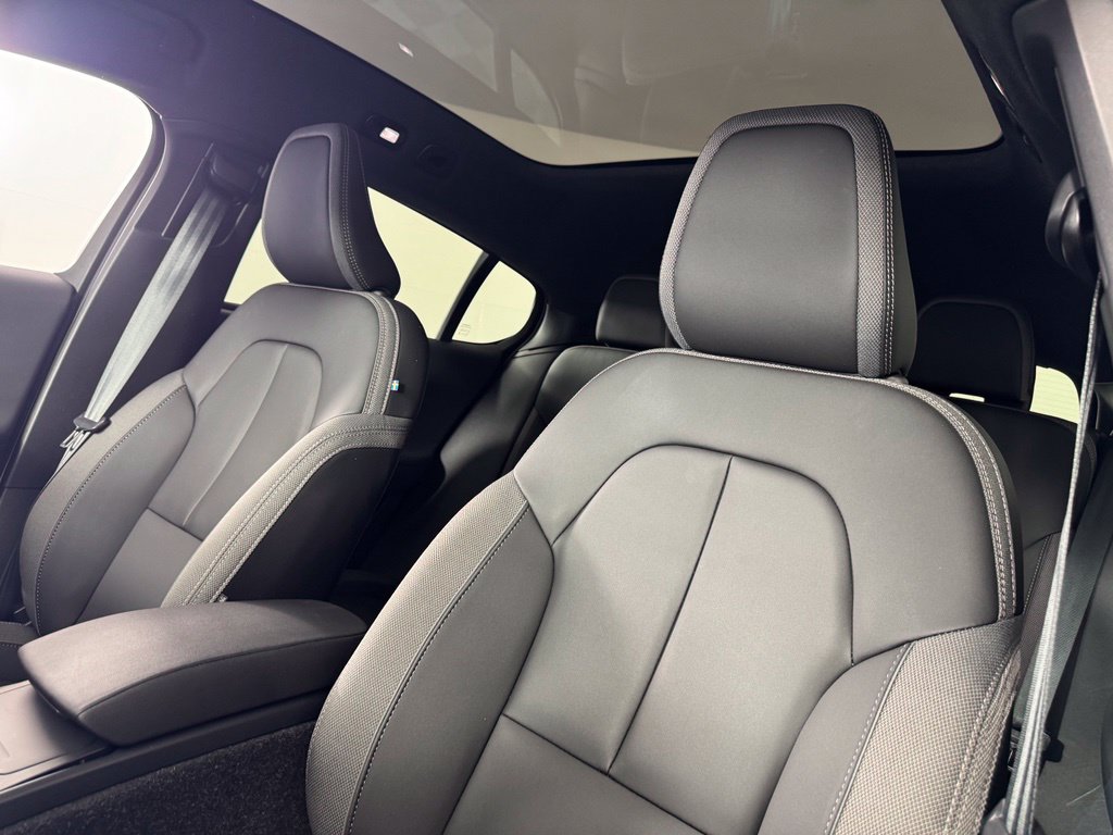 Certified 2023 Volvo C40 Recharge Core AWD/4WD image 18