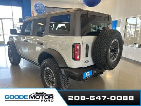 New 2026 Ford Bronco Badlands image 5