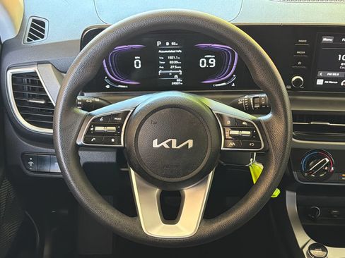 Used 2026 Kia Seltos LX FWD image 4