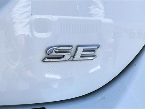 Used 2022 Toyota Camry SE FWD image 24
