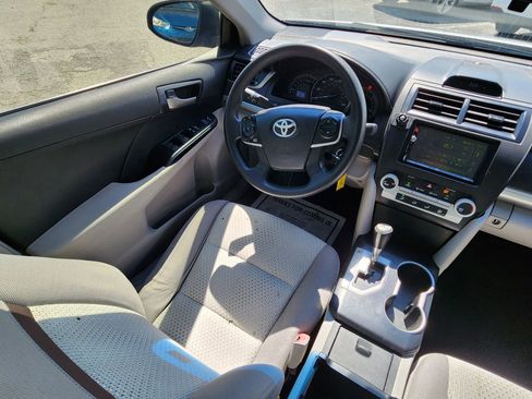 Used 2013 Toyota Camry LE image 16