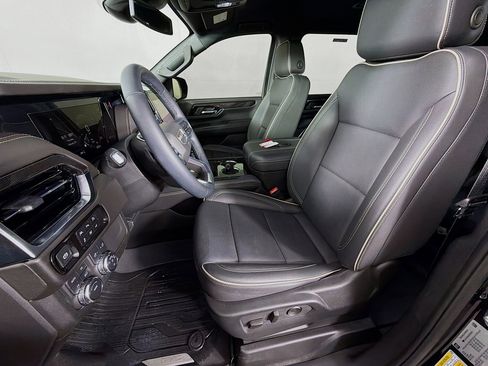 Used 2025 GMC Yukon XL Elevation image 12