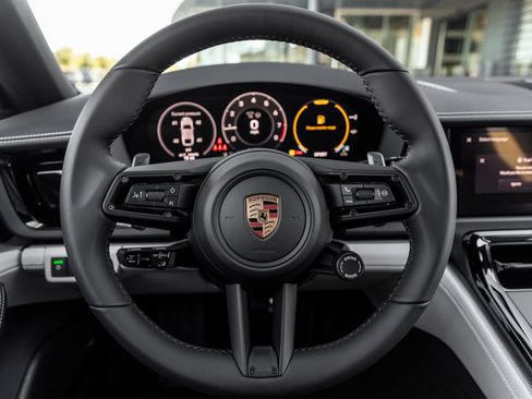Certified 2026 Porsche Panamera 4 AWD/4WD image 24