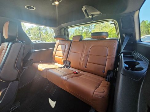 Used 2021 Lincoln Navigator Reserve w/ Luxury Package image 15