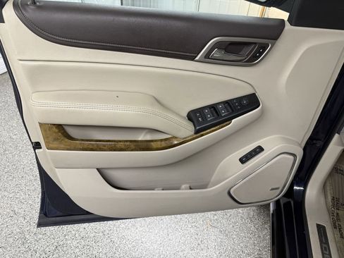 Used 2017 GMC Yukon XL Denali image 27