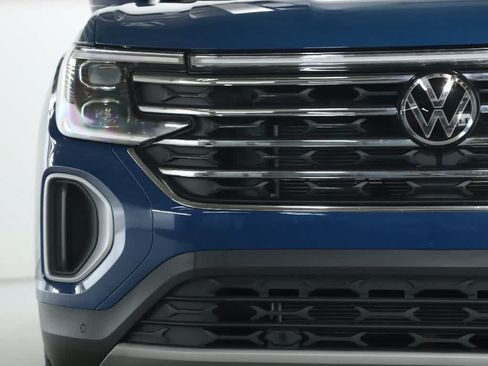 Certified 2026 Volkswagen Atlas SE w/ Panoramic Sunroof Package AWD/4WD image 6