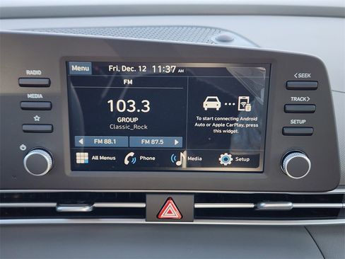 New 2025 Hyundai Elantra SE image 17