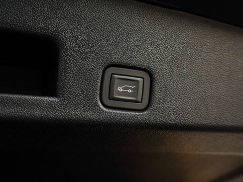 New 2026 Chevrolet Traverse Z71 w/ Enhanced Driving Package image 9