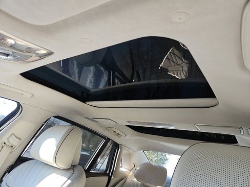 Used 2023 Genesis G90 3.5T image 14